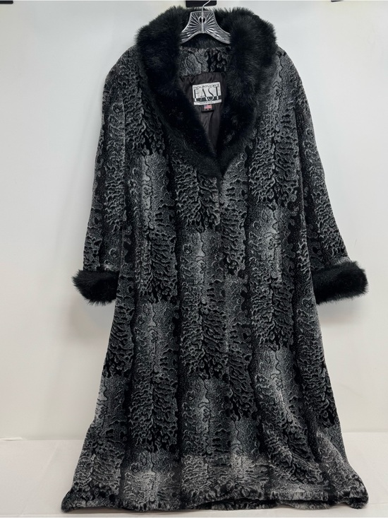 Boulevard East Jackets & Blazers - Boulevard East Coat Women’s Size M Made In Usa Faux Fure